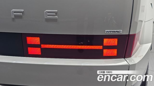 Hyundai Santafe 2025 — photo 9