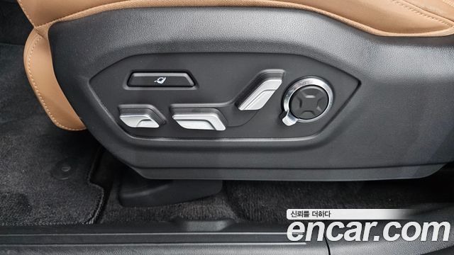 Hyundai Santafe 2025 — photo 33