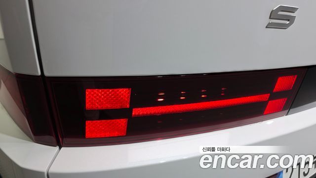 Hyundai Santafe 2025 — photo 9