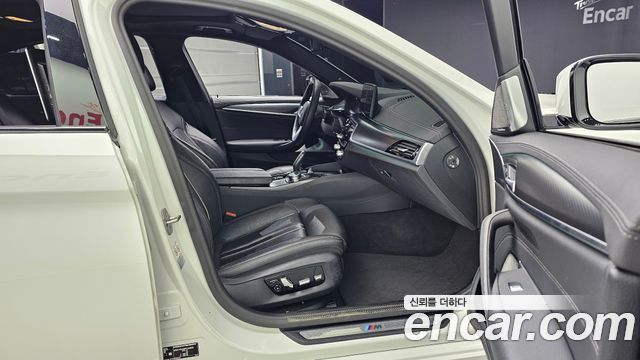 BMW 5-Series 2023 — photo 17