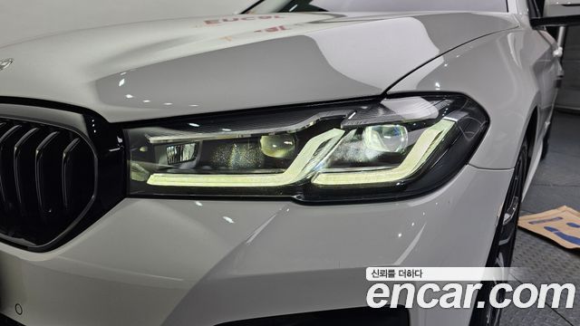 BMW 5-Series 2023 — photo 8