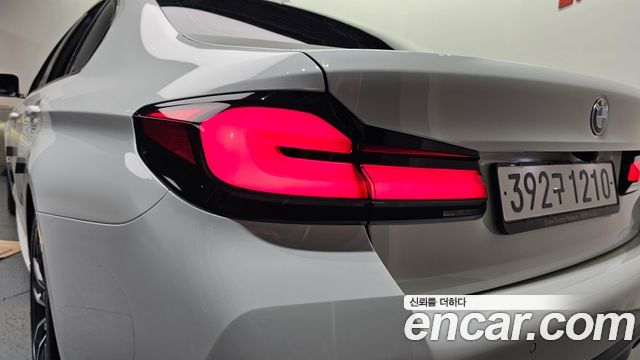 BMW 5-Series 2023 — photo 9