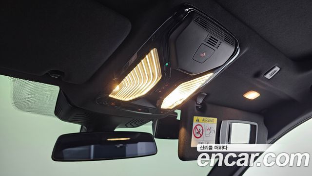 BMW 5-Series 2023 — photo 31