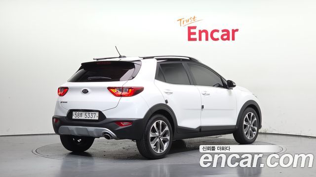 Kia Stonic 2018 — photo 2