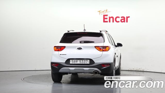 Kia Stonic 2018 — photo 4