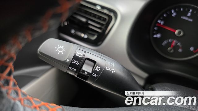 Kia Stonic 2018 — photo 15