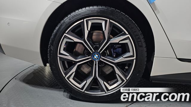 BMW i4 2024 — photo 7