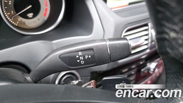 Mercedes-Benz E-Class 2014 — photo 9