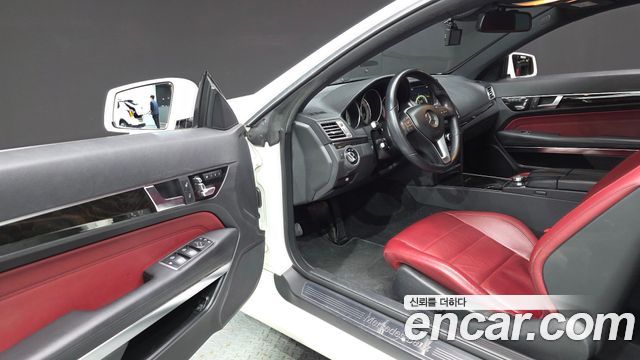 Mercedes-Benz E-Class 2014 — photo 11