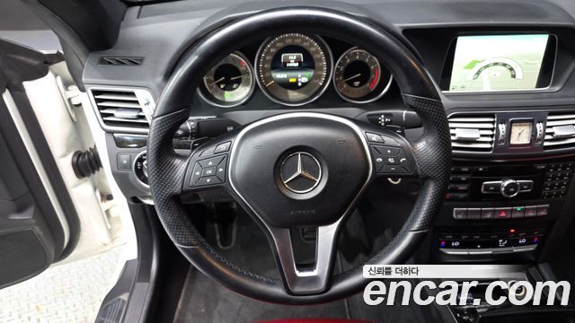 Mercedes-Benz E-Class 2014 — photo 13