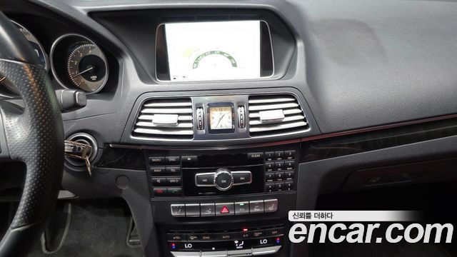 Mercedes-Benz E-Class 2014 — photo 14