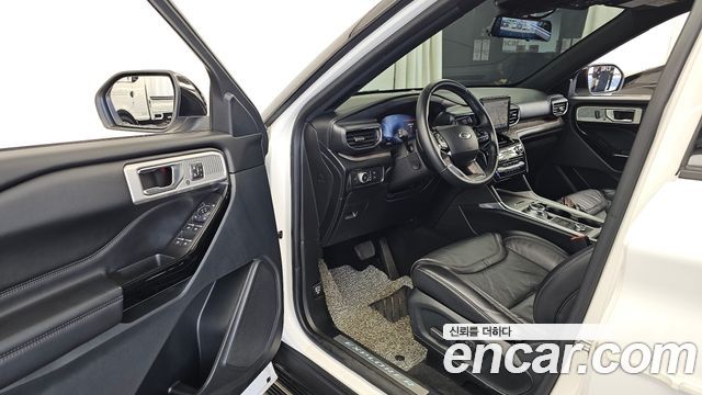 Ford Explorer 2021 — photo 10