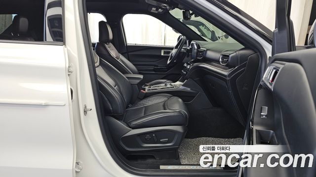 Ford Explorer 2021 — photo 11
