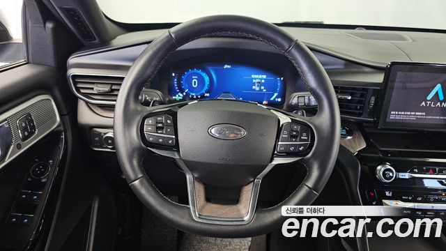Ford Explorer 2021 — photo 13