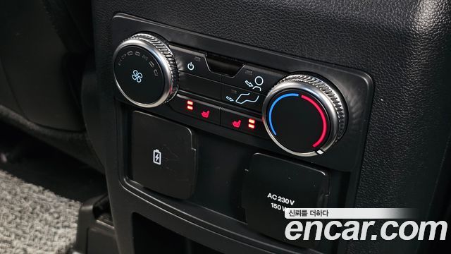 Ford Explorer 2021 — photo 19