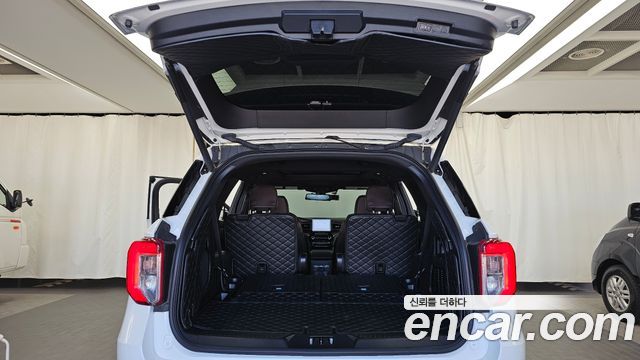 Ford Explorer 2021 — photo 20