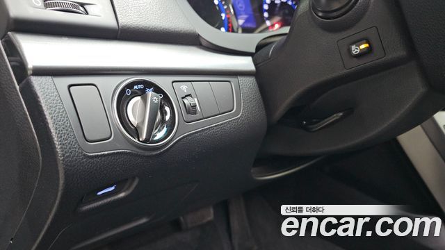 Hyundai i40 2017 — photo 21