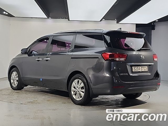 Kia Canival 2016 — photo 3