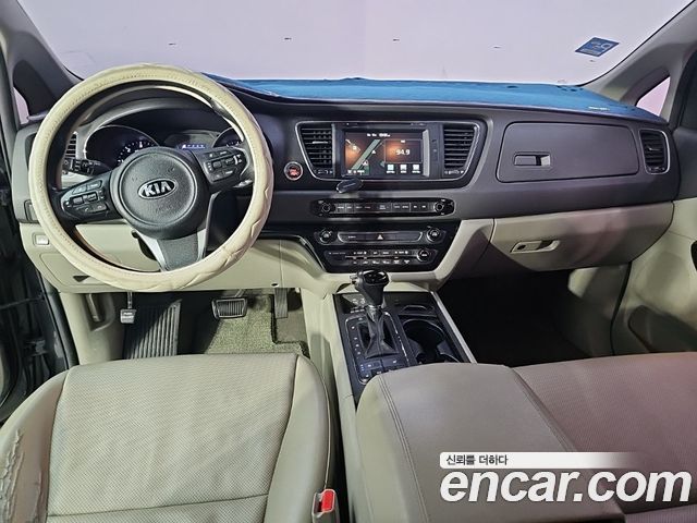 Kia Canival 2016 — photo 5