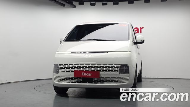 Hyundai Staria 2025 — photo 3