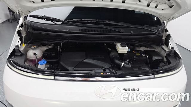 Hyundai Staria 2025 — photo 6