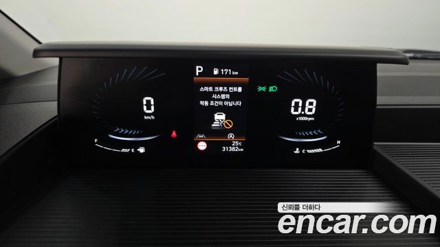 Hyundai Staria 2025 — photo 11