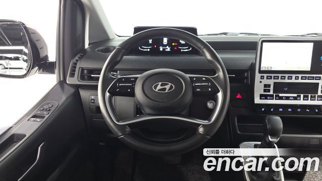 Hyundai Staria 2025 — photo 18