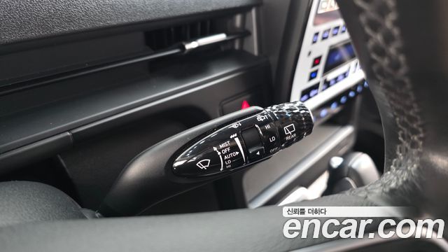 Hyundai Staria 2025 — photo 25