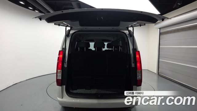 Hyundai Staria 2025 — photo 26