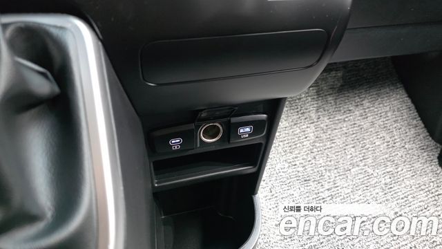Hyundai Staria 2025 — photo 27