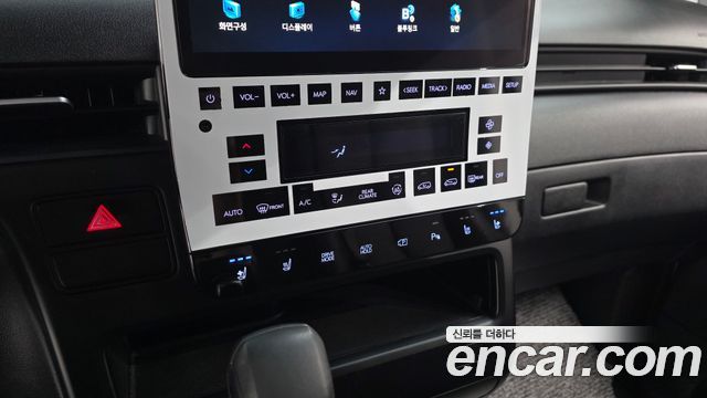 Hyundai Staria 2025 — photo 29