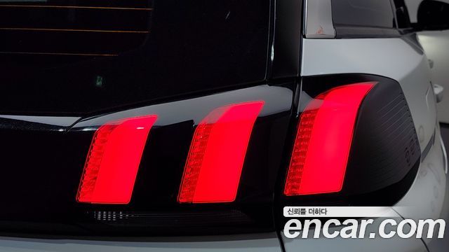Peugeot 5008 2019 — photo 9