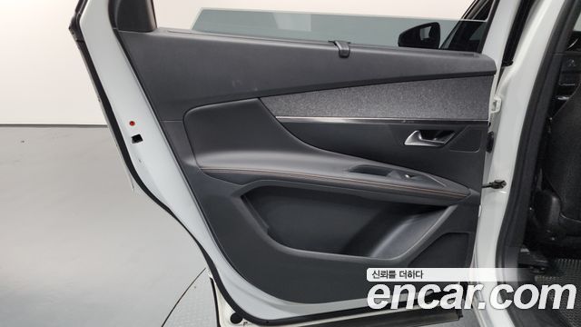 Peugeot 5008 2019 — photo 15