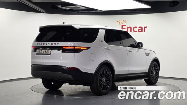 Land Rover Discovery 2018 — photo 2