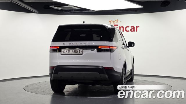 Land Rover Discovery 2018 — photo 4