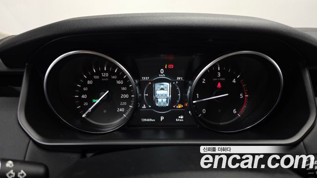 Land Rover Discovery 2018 — photo 11