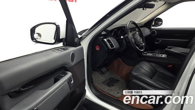 Land Rover Discovery 2018 — photo 13