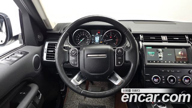 Land Rover Discovery 2018 — photo 19