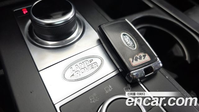 Land Rover Discovery 2018 — photo 31