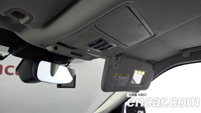 Land Rover Discovery 2018 — photo 37