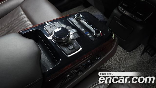 Genesis EQ900 2016 — photo 24