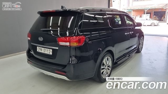 Kia Canival 2017 — photo 2