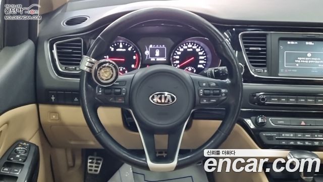 Kia Canival 2017 — photo 12