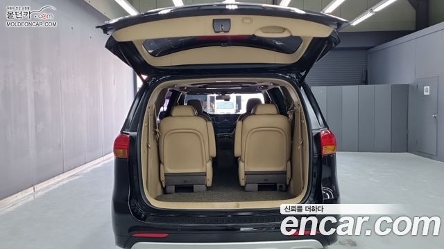 Kia Canival 2017 — photo 18