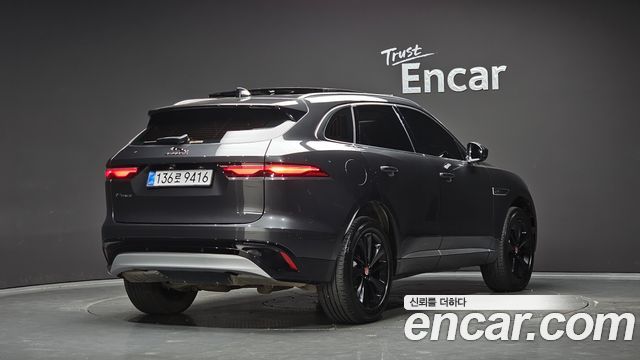 Jaguar F-PACE 2022 — photo 2
