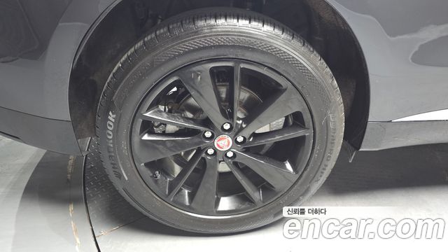 Jaguar F-PACE 2022 — photo 5