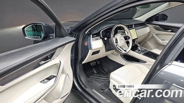Jaguar F-PACE 2022 — photo 17