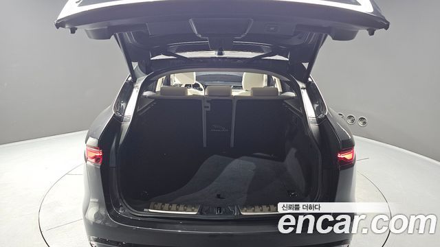 Jaguar F-PACE 2022 — photo 26