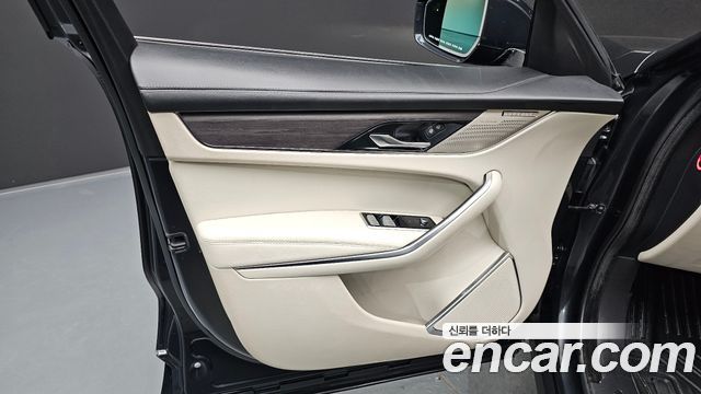 Jaguar F-PACE 2022 — photo 14