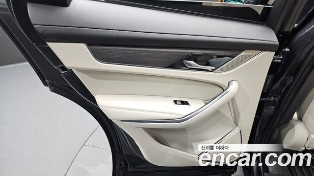 Jaguar F-PACE 2022 — photo 15